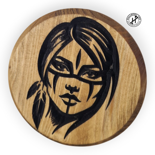 Outlet – Indianer-dame-coaster i furu Ø120 mm (nr. 2)