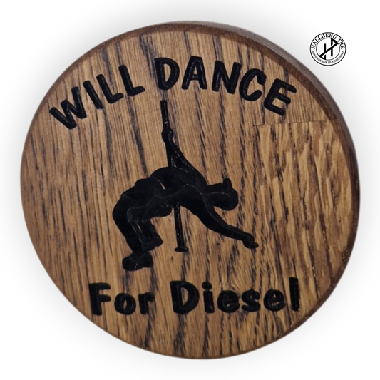 "Will Dance for Diesel"-coaster i eik Ø100 mm – CNC-frest glassbrikke