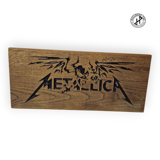 Metallica-skilt CNC-frest i 15 mm massiv eik, 290 × 115 mm