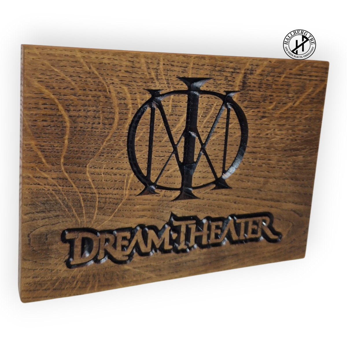 Dream Theater-logo i eik, nærbilde
