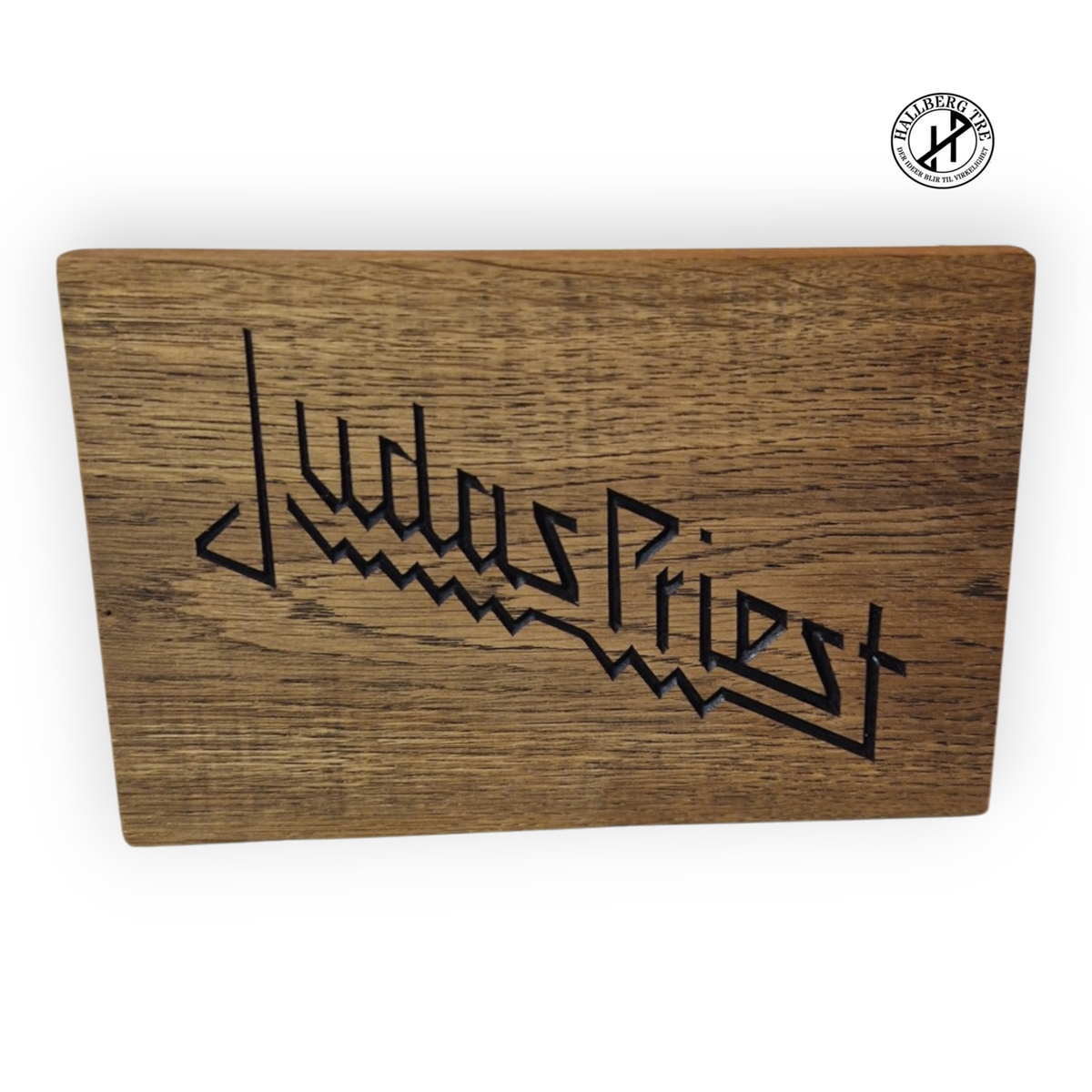 Judas Priest-skilt frest i massiv eik
