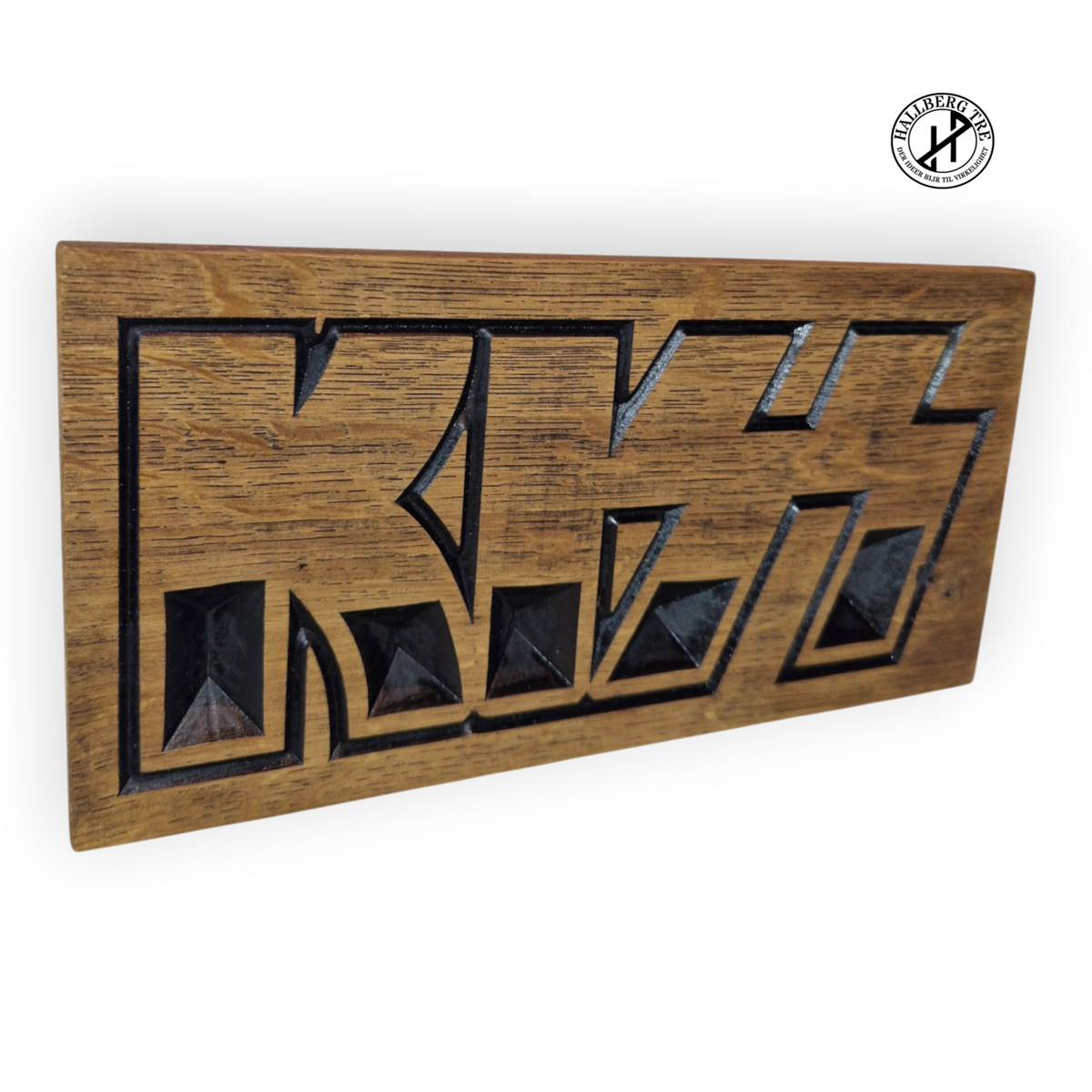 KISS-logo i eik, nærbilde